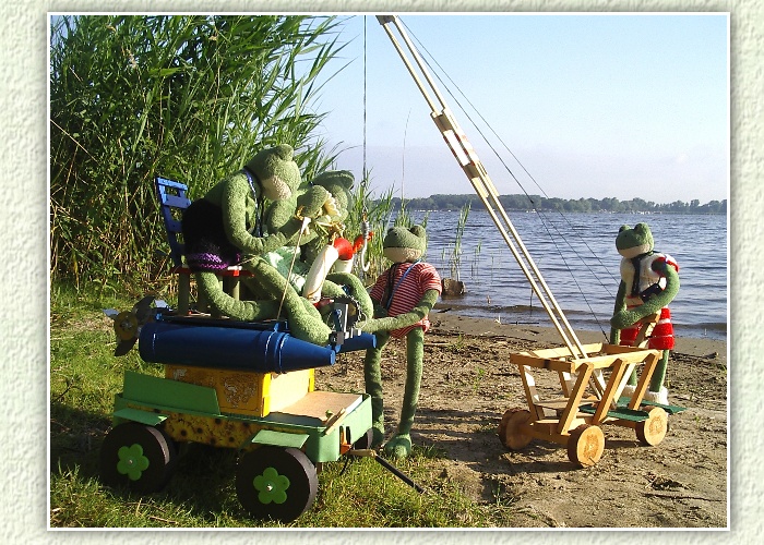 "Ist alles in Ordnung?" erkundigt sich Kurti bei Berti."Ja, wir haben alles noch mal ge&ouml;lt und auch gut gefr&uuml;hst&uuml;ckt," anwortet Berti.Aufpassen beim Abladen, das Seil richtig einh&auml;ngen.Kurti bereitet sich jetzt auf den Start vor.