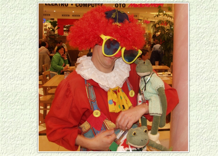 "Vielen Dank f&uuml;r die Tablette,mir geht es schon wieder besser ", freut sich der Clown Celly.