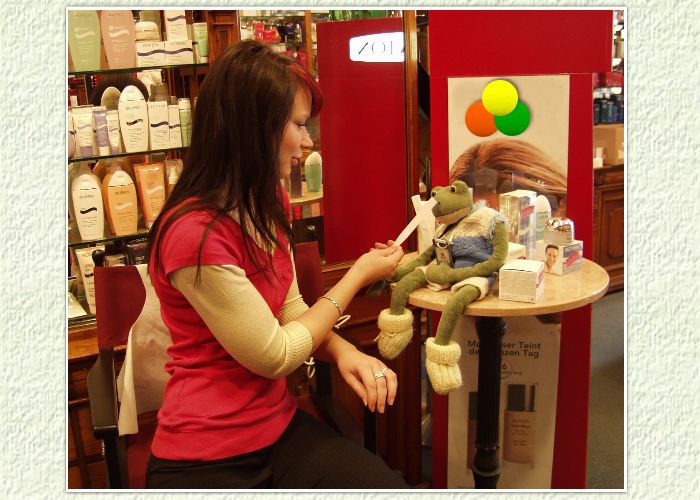 Parf&uuml;merie L&uuml;hnsdorf in der Hauptstra&szlig;e